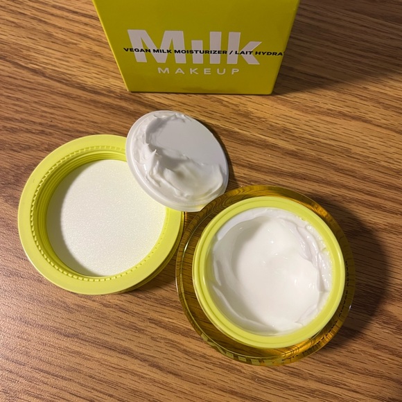 COPY - Milk Makeup Vegan moisturizer NIB - Picture 2 of 3
